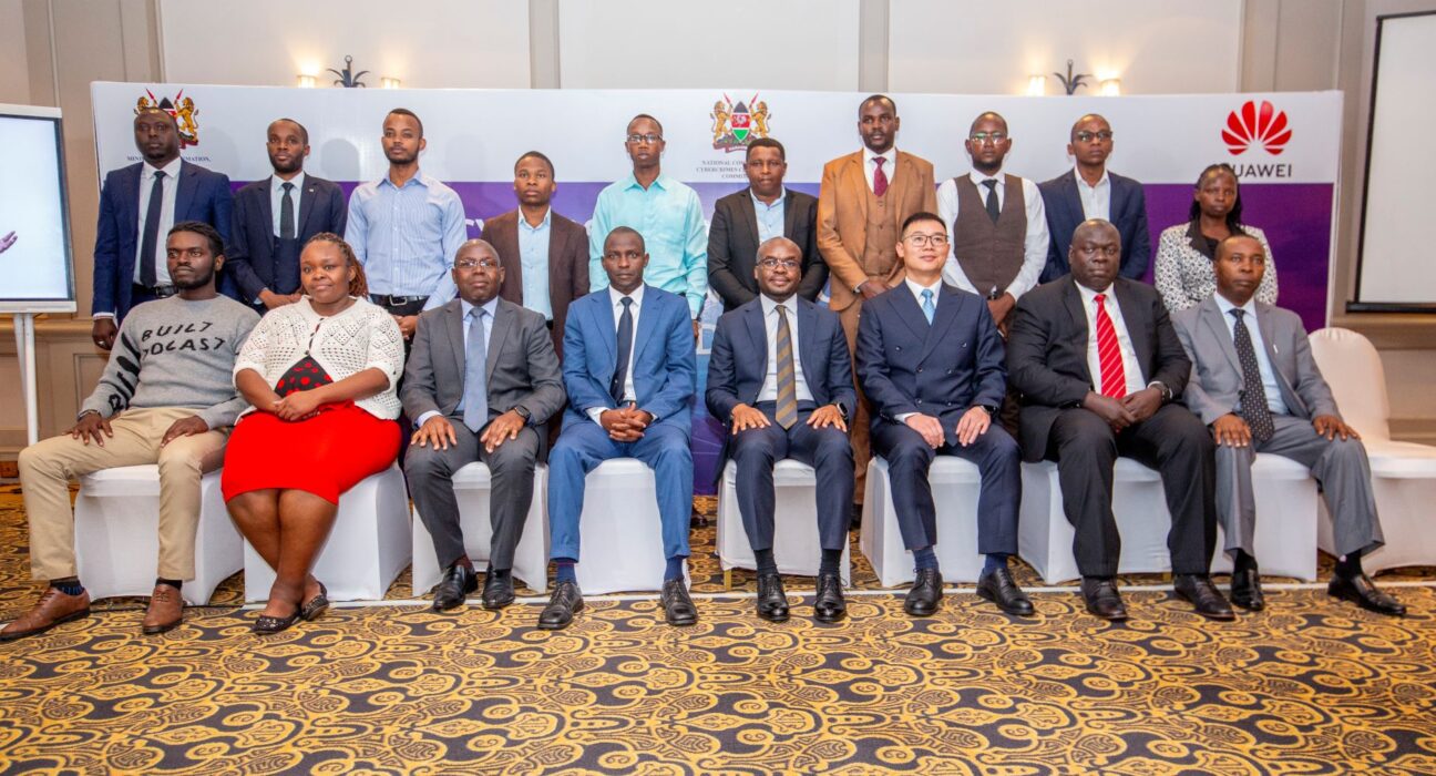 Govt and Huawei officials