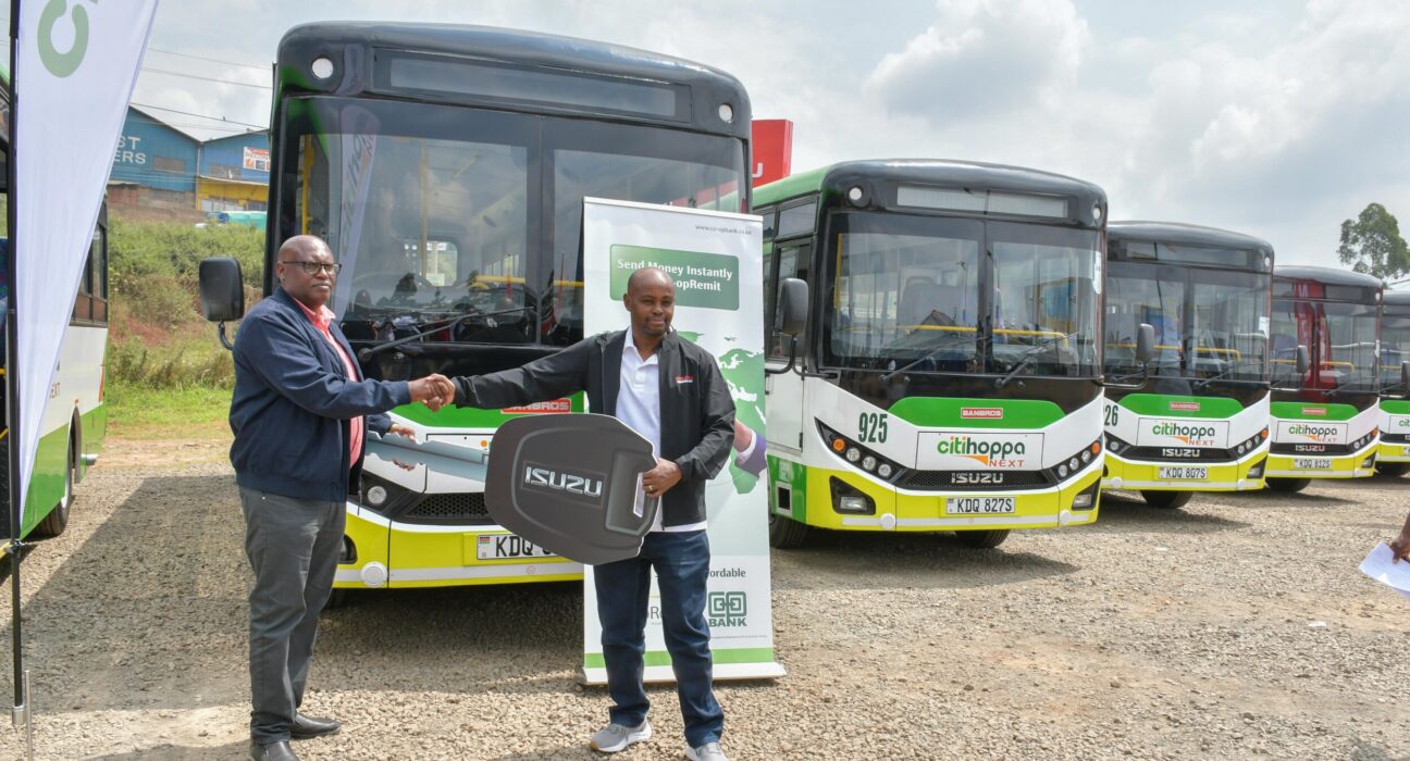 Citi Hoppa drivers pose for a photo together with Isuzu EA and Thika Motor Dealers teams during the handover fleet of 24 new Isuzu NQR buses worth Ksh 175 million to Citi Hoppa. The fleet will be named “G20 Design” in honor of City Hopper’s limited 20 years since inception in 2004.