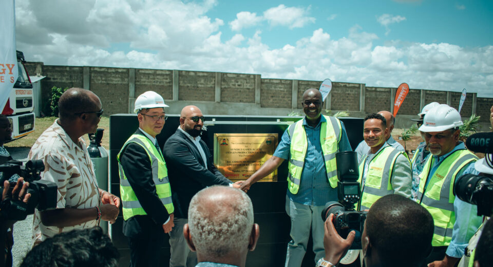 From left to right, Deputy Head of Mission, Embassy of Japan, Mr. Hiroshi Ogihara , Managing Director of Synergy Gases, Paras Pandya, Governor of Kifili County, Kenya, Gideon Mung’aro, and Unitaid Director of Programs Robert Matiru