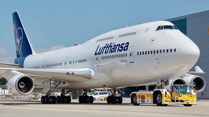 lufthansa plane