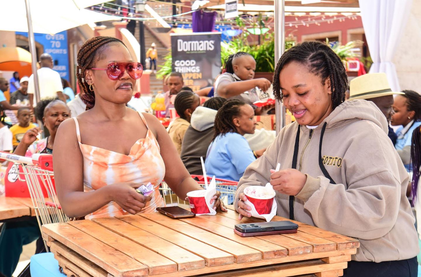 It was all smiles for these ladies as they enjoyed an ice cream treat at the International Food Festival to mark The Hub Karen’s 9th anniversary