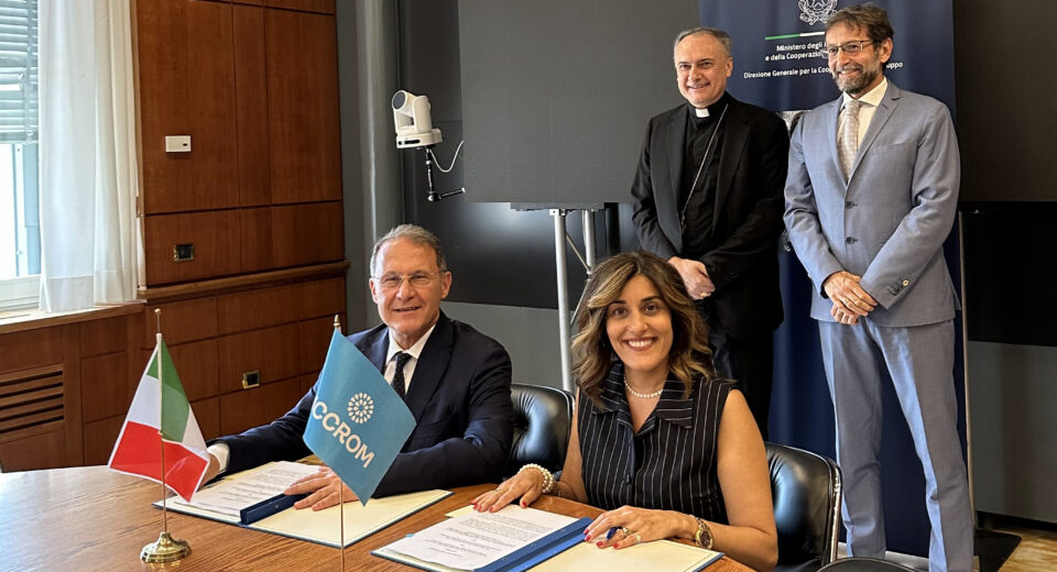 ICCROM’s Director-General, Aruna Francesca Maria Gujral and Italian Deputy Minister of Foreign Affairs and International Cooperation, Edmondo Cirielli