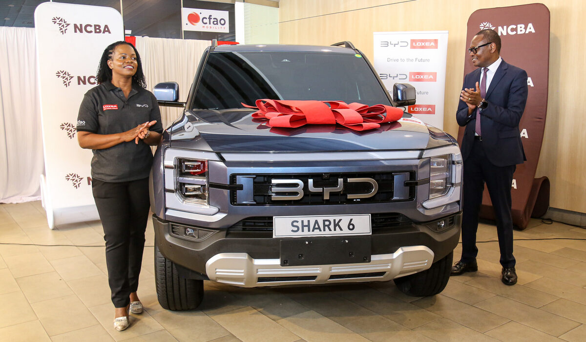 BYD by Loxea Managing Director Jeniffer Kinyoe with Lennox Mugambi NCBA Group Director, Asset Finance and Business Solutions (1)