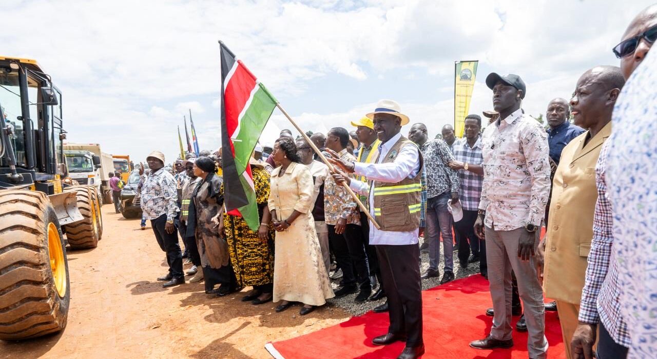 Ruto Launches the construction of the 22-kilometre Malava–Samitsi–Navakholo road in Kakamega County
