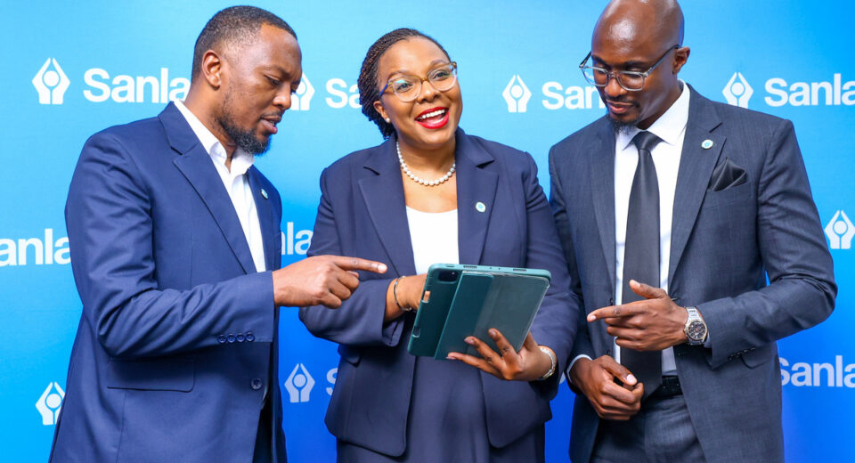 Sanlam Life Head of Innovations Isaac Mwangi (left) with Sanlam Life CEO Jacqueline Karasha (centre) the firm’s Head of Retirements Benefits Jack Marwa share a light moment at the Sanlam Akiba Plus